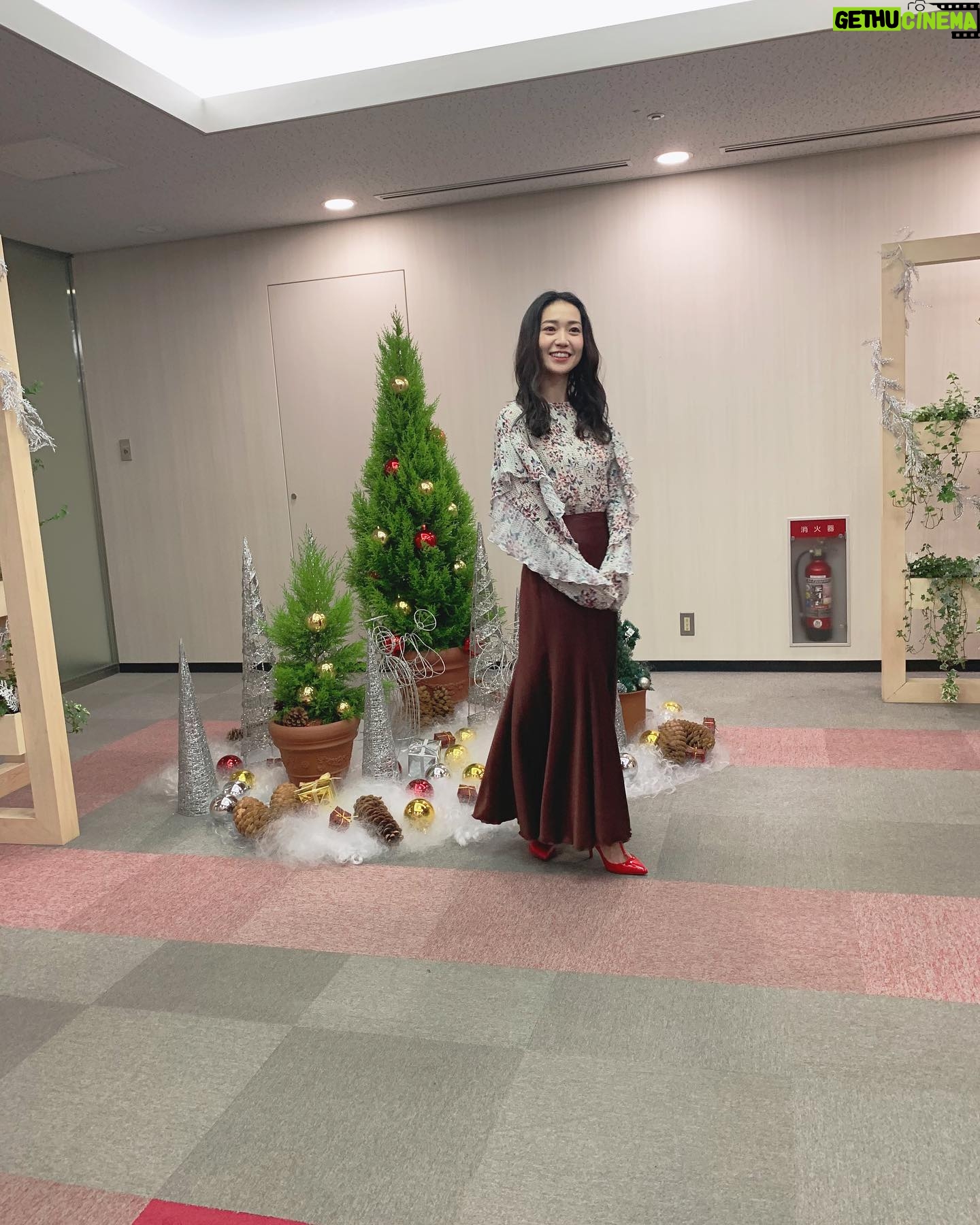 Yuko Oshima Instagram - Have a very Merry Christmas🎄✨ Wish your Christmas is filled with happiness❄️💫