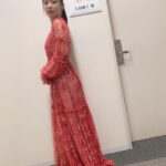 Yuko Oshima Instagram - 本日はフジテレビ開局60周年 特別企画「教場」の完成披露試写会 が映画館の大きなスクリーンでありました！ 教場生徒みんなに会えて嬉しかったし、ドラマを大画面で観るのが初めてで、来てくださった観客のみなさんと一緒に初見だったので 教場生徒一同、そして風間教官とドキドキしてました💓 前編だけ上映ということでしたが みんなで結束して作ったこのドラマを見て、見終わった後は みんなの感無量な顔が見れましたよ 2020年1月4日,5日 21:00から二夜連続放送ですので ぜひ届けさせてください💐 わかなちゃんと久しぶりに会えた🥰 アナスタシア観に行かせてねっっっ✨ #教場 #楠本しのぶ #岸川沙織 #ドレス長いでしょ #そこがいいの