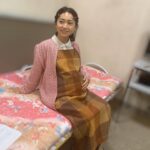 Yuko Oshima Instagram - 照ちゃんのお子 いつ生まれてくるかな〜🐣 寒さが本格的になってきました みなさん身体に気をつけて お過ごしくださいね♨️ 今年も残りわずか 突っ走るぞ〜 I’m looking forward to seeing Teruko’s baby in the story of Scarlet:)) It’s getting colder lately...Take care of yourself🌬 Run through the rest of this year✨✨✨ #スカーレット #照ちゃん #男の子かな〜女の子かな〜