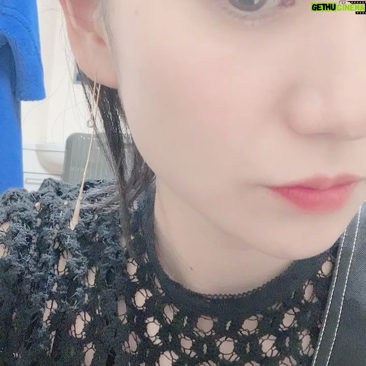 Yuko Oshima Instagram - 本日は取材やら番組収録やらなんやらデイ ゆらゆらピアス @gigi.jewelry 💍👑✨ Thanks a lot always @menkooo
