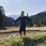 Yuko Oshima Instagram - 本日は照子でやんす:)) 信楽いいとこだぁ I’m playing Teruko today / from NHK morning drama “Scarlett” Shigaraki is beautiful place✨ #スカーレット #scarlett #高校生🤔