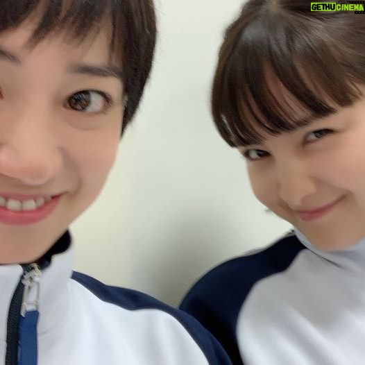 Yuko Oshima Instagram - 今日は @aoiwakana0630 ちゃんの誕生日💐 おめでとう✨ そして、昨日は村井良大さんの誕生日🕺🏻 生徒がたくさんだと誕生日がたくさんだぁ〜! #教場 #葵わかな #村井良大 #2人とも #おめでとう❤️