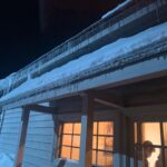 Yuko Oshima Instagram - 七人の秘書 THE MOVIE は雪の中での撮影⛄️❄️ みんな凍えながら撮影してました そんな中、不二子と三和は 無邪気に雪と戯れる🤍 #七人の秘書