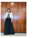 Yuko Oshima Instagram - 本日は 映画『女子高生に殺されたい』の 完成披露試写会でした👏🏻✨ 公開日は4月1日の金曜日です‼️ もう一回言いますね、、、 映画の封切りは ４月１日の金曜日です🤲🏻 この映画、おもしろいです 私は学校に赴任してくる臨床心理士の深川五月役で出演します 心とは一体なんなのか？ この映画を観てこの問いに みなさん各々の答えを教えてほしいです 映画館でお待ちしてます💟 Dress : @fumietanaka_jp Jewelry : @piaget Shoes : @jimmychoo Styling by @yusukearimoto Make up by @moppmopp8 #女子高生に殺されたい