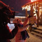Yulia Mikhalkova-Matyukhina Instagram - Ездила в Париж. Смотрела на Эйфелеву башню. Снимала кино. Так в Челябинской области и в реальном селе Париж стартовали съемки романтической комедии "Уралочка" - совместного проекта кинокомпании «ТЕМА», онлайн-кинотеатра START и «Ол Медиа Компани» (START)👍 В центре сюжета - треугольник отношений: готовая на все ради руководящей должности притягательная карьеристка Лана, простой, но знающий себе цену водитель-дальнобойщик Гриша, работающий на снежных дорогах севера и... грузовик «Урал», к которому Гриша относится как к любимой женщине и ласково зовёт «Уралочка». Для меня это принципиально важная история по двум причинам. "Уралочка" - мой продюсерский дебют. Сложный и ответственный. Также у меня здесь одна из главных ролей. Моя героиня - сильная молодая девушка, бойкая предпринимательница, которая держит всё под контролем, берет инициативу в свои руки, в том числе в отношениях с мужчиной, которого любит. Съемки продолжаются. Новые подробности - позже😎👍