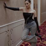 Yulia Mikhalkova-Matyukhina Instagram - Какая фотография вам нравится больше? 1..2..5?