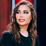 Yulia Mikhalkova-Matyukhina Instagram - Получила новый уникальный опыт на телеканале СТС. Под бурные аплодисменты зрителей и мои фирменные уральские шутки я управляла движениями людей, принимала на работу сотрудников, внушала мысли телеведущим. И всё это я делала в качестве гостьи первого выпуска нового сезона Шоу «Импровизаторы». Смотрите на меня сегодня - 29 марта. В 23-00 на телеканале СТС. Будет феерично!