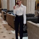 Yulia Mikhalkova-Matyukhina Instagram - Сегодня в СМИ просто ураган заголовков о том, что мне часто задают бестактные вопросы о детях, о свадьбе, о личной жизни. Я к такому праздному любопытству привыкла. Но знаю, что подобные вопросы доставляют много тревог и стеснения сотням тысяч девчонок, девушек, женщин в России. Хочу за них заступиться и еще раз повторить свою позицию по этой теме, которую изложила в Lady.Mail «В России привычка стыдить женщин, если у них после 30 лет ни семьи, ни детей. Я отношусь строго отрицательно, когда начинают тыкать пальцем и поучать других, как им строить личную жизнь. А почему у нас не стыдят "мужчин", у которых к 40 годам ни кола, ни двора, а только мощное самомнение и продавленный диван? Зато вот женщина – вынь да положь семью и семерых по лавкам. Это неправильно. Я за то, что каждый человек хозяин своей жизни. Мало ли по какой причине у нее нет детей? Не хочет, не может, не успевает. Она обязана налоги платить и соблюдать уголовный кодекс. А все остальное она не обязана». Разве я не права?
