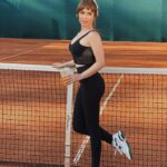 Yulia Mikhalkova-Matyukhina Instagram - Как вам такой образ ,друзья?) какая фотка больше нравится , 1….5?
