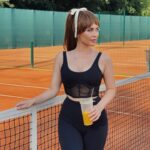 Yulia Mikhalkova-Matyukhina Instagram - Как вам такой образ ,друзья?) какая фотка больше нравится , 1….5?