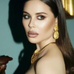 Yulia Mikhalkova-Matyukhina Instagram - 💛