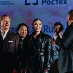 Yulia Mikhalkova-Matyukhina Instagram - Пора в кино, парам-пам-пам! Друзья, долгожданный анонс. 19 октября в российских кинотеатрах выходит в прокат «Дух Байкала» - приключенческий семейный фильм, полностью снятый на льду Байкала и в котором я дебютировала в качестве продюсера-стажера. Для меня это первая большая, серьезная работа. Волнуюсь! Что вы увидите в фильме? Фантастические по красоте пейзажи зимнего Байкала, пронзительная и очень честная семейная история, чуть-чуть юмора, немного мудрых рассуждений, а также одну маленькую нерпочку, которая заставит каждого заплакать от умиления. Обязательно сходите всей семьей, с друзьями и близкими. Посмотрите!