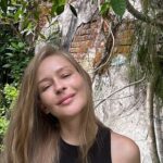 Yulia Peresild Instagram - Сегодня весь день загадывали с девчонками желания… были в храмах, слушали много интересных историй о Тае. Потом пообедали в прекрасном китайском ресторанчике прямо в городе Пхукете. Спасибо Валентине @phuketrus за чудесное путешествие. Таиланд - интересное место. И это не только пляжи. Много всего.