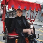 Yulia Peresild Instagram - Прилетела утром в Пекин. Сегодня интервью и встречи с китайским зрителем. Прогулки-интервью по Пекину… Первый показ «Вызова» на зрителя состоялся. Ура! Зрители счастливы. Впереди еще много всего интересного!!! Буду делиться! 15 марта - премьера фильма в Китае!!!! Платье @bosco_di_ciliegi @klim_shipenko @yellow_black_and_white_ @start.ru @roscosmosofficial @gctc_official