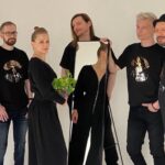 Yulia Peresild Instagram – Концерт нашей @mandragora.official на «Квартирнике у Маргулиса» @kvartirnikumargulisa вы можете услышать и увидеть уже в эту субботу, 6 апреля в 00:40 на @ntvru 🌷

@juliaperesild 
@korneimusic 
@skaramuccia 
@alexander_tevelev 
@stasopoichenkov 
@medvege 
@alexander_yurasov
