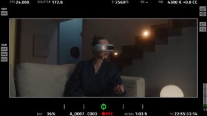 Yulia Peresild Instagram - Кино - исследование. Для меня выходит именно так. Каждый день и каждая сцена заставляют заглядывать внутрь себя и находить ответы и для сцены, и для самой себя🕊️

@korchagin.mov 
@geomalkov