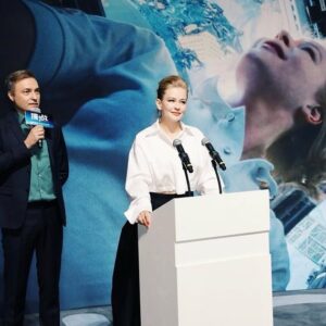 Yulia Peresild Instagram - Премьера фильма «Вызов» в Пекине. Интерес дикий!!! Зритель в восторге. 12 интервью за день всех главных телеканалов, вчера почти столько же. Пришли ученые, люди, непосредственно имеющие отношение к космосу. Вопросы интереснейшие задают. 
Спасибо, Пекин!!!

Style @bosco_di_ciliegi 
@centralpartnership @mihailtroynik @andrey_lazarev_china @roscosmosofficial @1tv @yellow_black_and_white_ @start.ru @gctc_official