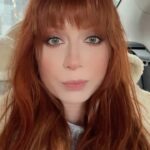 Yuliya Savicheva Instagram - Смотрите прямо сейчас на моем канале в YouTube видео, где я отвечаю на самые острые вопросы из интернета — ссылкой поделилась в сторис 😉