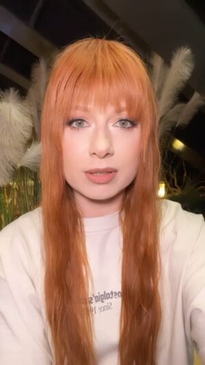 Yuliya Savicheva Instagram - Спасибо за ваши комментарии под клипом #Девочка на YouTube, все читаю