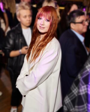 Yuliya Savicheva Instagram - Что за удивительный был вечер вчера!🔥На pre-party  @ru_tv было столько эмоций! Я номинирована, как певица года! 

Была очень рада всех видеть! Спасибо за классную атмосферу!♥️