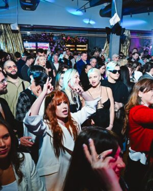 Yuliya Savicheva Instagram - Что за удивительный был вечер вчера!🔥На pre-party  @ru_tv было столько эмоций! Я номинирована, как певица года! 

Была очень рада всех видеть! Спасибо за классную атмосферу!♥️