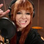 Yuliya Savicheva Instagram – Продолжаем работать над новым EP. Это будет концентрированный, сложный вокал и мелодика. Я, конечно, люблю громкий и эмоциональный вокал, но только в тех песнях, где это уместно. В противном случае, это уже не эмоция, а крик, от которого начинает болеть голова. 😣 Как говорил Макс: «Петь нужно не связками, а сердцем». Именно в эту концепцию я и верю уже 20 лет. ❤️