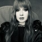 Yuliya Savicheva Instagram - Погода в Москве не перестает удивлять Майский снег за окном 🥶 Как у вас с погодой? Где-нибудь сохранилась настоящая весна или у вас тоже продолжение зимнего сезона после короткого теплого перерыва?