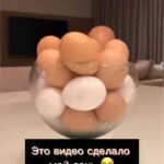 Yuliya Solomonova Instagram - Я, как майская роза, стройна и свежа, Пью водичку, не ем углеводов. Мужика раскормила, чтоб он не сбежал, Ибо были попытки уводов. Помню-помню его замечательный пресс – С прессом вёл себя подло и пошло. Если вышел на пляж, значит к бабам полез – Типа тренер по плаванью в прошлом. Путь Джедая теперь для него тупиков, Не пестрит комплиментами личка. Если вышел на пляж, значит в руку – пивко, А в другую – крутое яичко. Если сунется к бабам, так те засмеют, Скажут «Не приставайте, мужчина». Между прочим, я так сохраняю семью, И во вторник у нас годовщина! #СолаМонова
