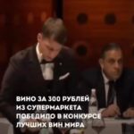 Yuliya Solomonova Instagram - Красноярск, не плачь, Чао, Бабино, сори! На пятнадцать дней В первый раз за год Ленка Головач Улетела к морю, И теперь у ней Никаких забот! . Ласковый прибой, Фен и умывальник, Окна на восход, - Всё как у людей. Привезла с собой Розовый купальник, Книжку «Идиот», Мужа и детей. . Море это храм, А не просто лужа, В ваннах солевых - Минералы все! Лучше спа-программ Для детей и мужа - Дети стали выть, Что хотят в бассейн! . Муж сказал: «Шпана, В плавки одевайся, Что я зря платил За всю эту возню?! Проследи, жена, Чтобы без девайсов, Можете идти, Я вас догоню! . Погоди, а где С Хэннесси пакеты, Те, что я принёс С аэропорта’? Это на воде Для иммунитета, Мало ли, понос Или тошнота!» . Запах южных трав В воздухе рассеян, Хочется плевать В небо с лежака, С самого утра Тащит на бассеин Розовая мать Сумку челнока! . Ласты и поп-ит, Одеялко с кисой, Прыгает в бассейн И пошла жара: Этому - попить, Этому - пописать, И, конечно, всем Что-нибудь сожрать! . Отьедайся муж, Отъедайтесь, дети: Огурцы с бахчи, Суши из сома. Дети после суш Спали в туалете, Муж сказал: «Лечи И готовь сама!» . Муж был невредим И обеззаражен. Хеннесси Икс О - Тридцать три звезды. Потому один Он гулял по пляжу, Спотыкаясь о Девичьи зады... . Красноярск, не плачь, И не плачь, Владимир, Стонет Воркута, Тверь слезу смахнёт. Ленке Головач Так необходимы Воздух и вода, . Так пусть хоть отдохнёт! . #СолаМонова #стмхи #лето #отпуск