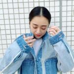 Yumi Adachi Instagram - 🤍🤍🤍 吹き飛ばされそうなくらい風が強かった🫧 なにはともあれ、セリフ覚えよ。