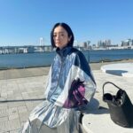 Yumi Adachi Instagram – 🩶🩶🩶
@torico_wear 
キラキラトラックジャケット🆕