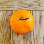 Yumi Adachi Instagram - 🧡🧡🧡 マネージャーさんのお父さんからいただいた、おみかん食べながら。 年の瀬を感じる今日この頃。