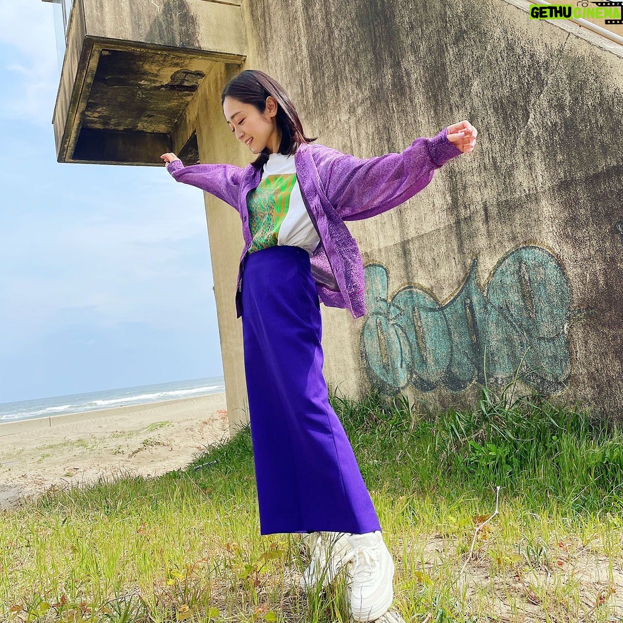 Yumi Adachi Instagram - 🤍🤍💜 今季のイチオシカーディガン。 @torico_wear