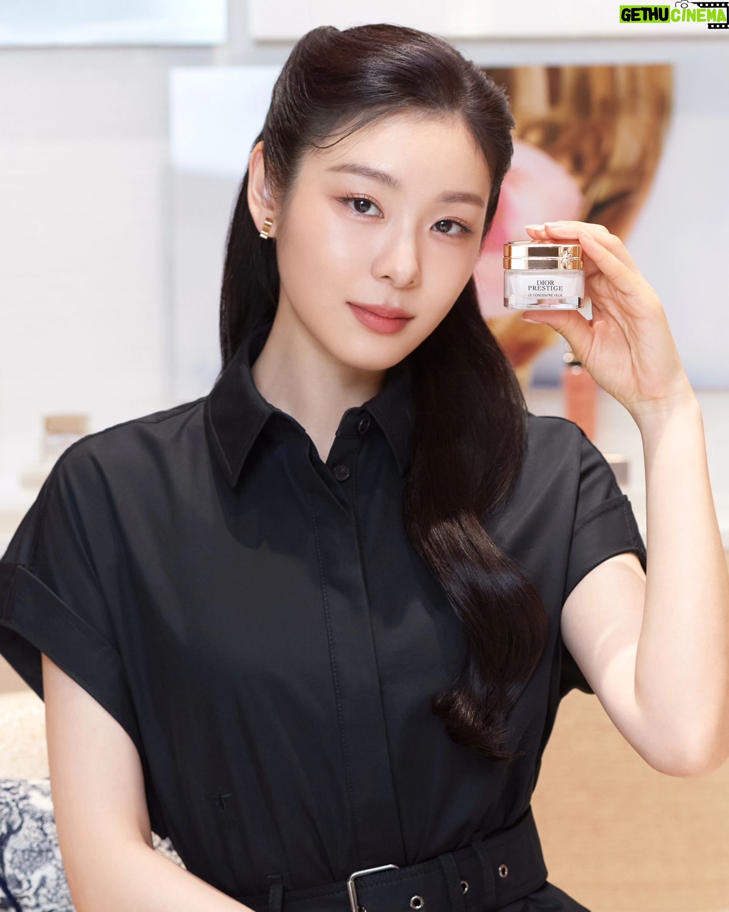 Yuna Kim Instagram - @diorbeauty #디올스킨케어 #디올프레스티지 #디올프레스티지르꽁쌍뜨레이으 #디올쟈도르 #쟈도르퍼퓸도 #DiorSkincare #DiorPrestige #DiorParfums #JadoreDior