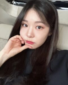 Yuna Kim Instagram - 바다다다다 🌊 여름안녕👋