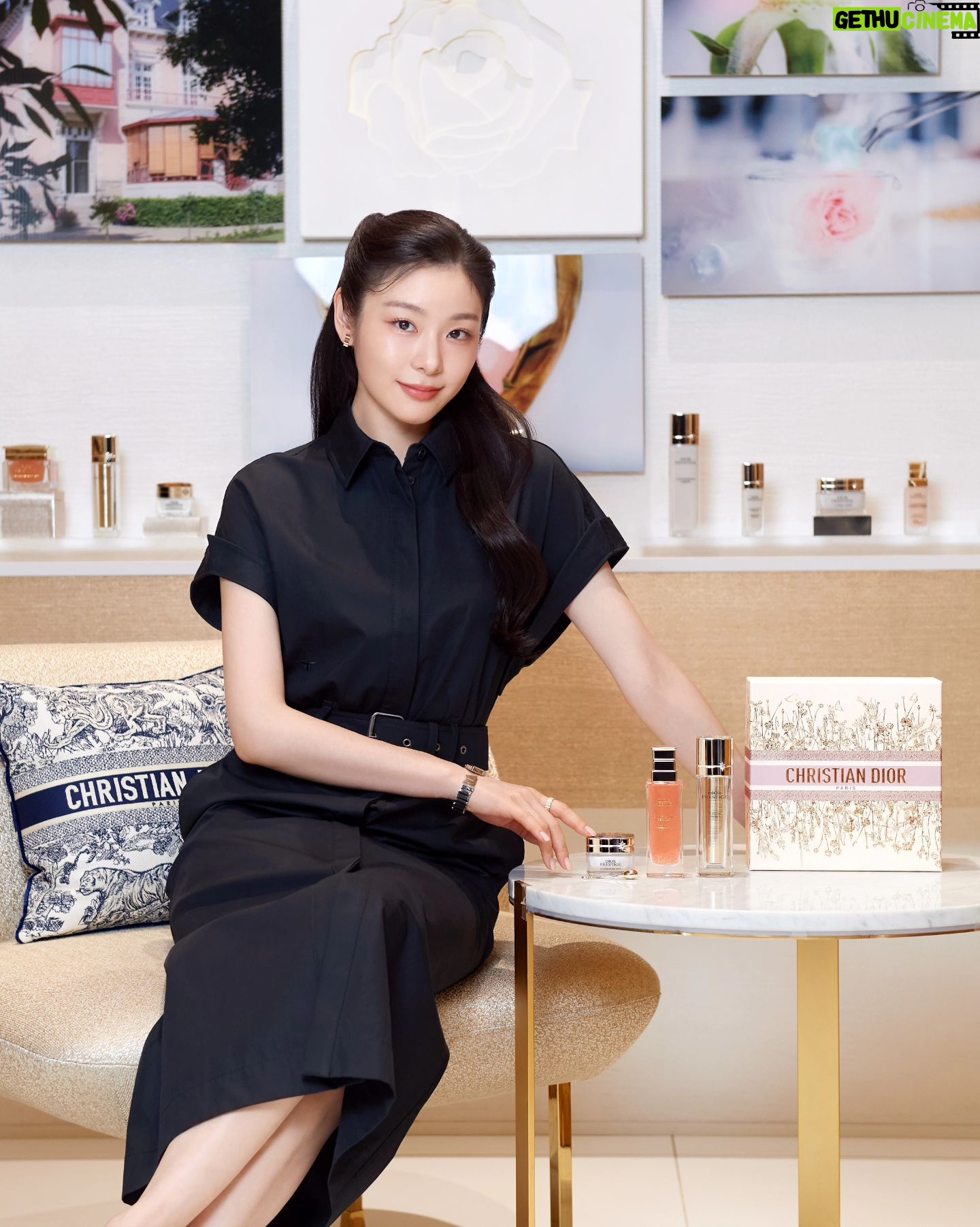 Yuna Kim Instagram - @diorbeauty #디올스킨케어 #디올프레스티지 #디올프레스티지르꽁쌍뜨레이으 #디올쟈도르 #쟈도르퍼퓸도 #DiorSkincare #DiorPrestige #DiorParfums #JadoreDior