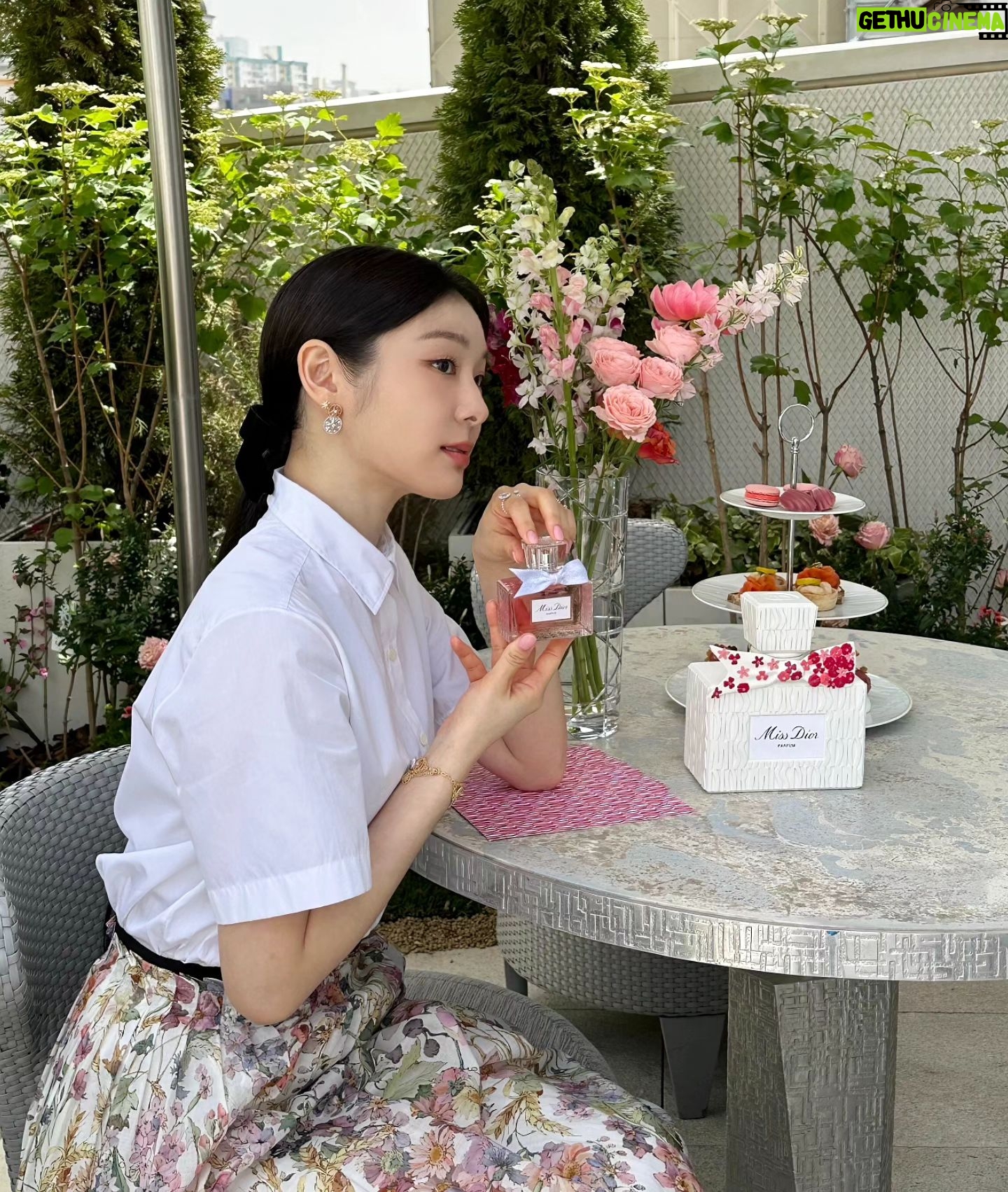Yuna Kim Instagram - NEW 미스디올 퍼퓸🎀 #디올향수 #미스디올 #미스디올퍼퓸 #MISSDIOR #LOVEOUTLOUD #MISSDIORPARFUM @dior
