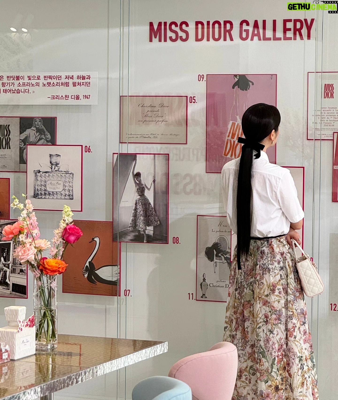 Yuna Kim Instagram - NEW 미스디올 퍼퓸🎀 #디올향수 #미스디올 #미스디올퍼퓸 #MISSDIOR #LOVEOUTLOUD #MISSDIORPARFUM @dior
