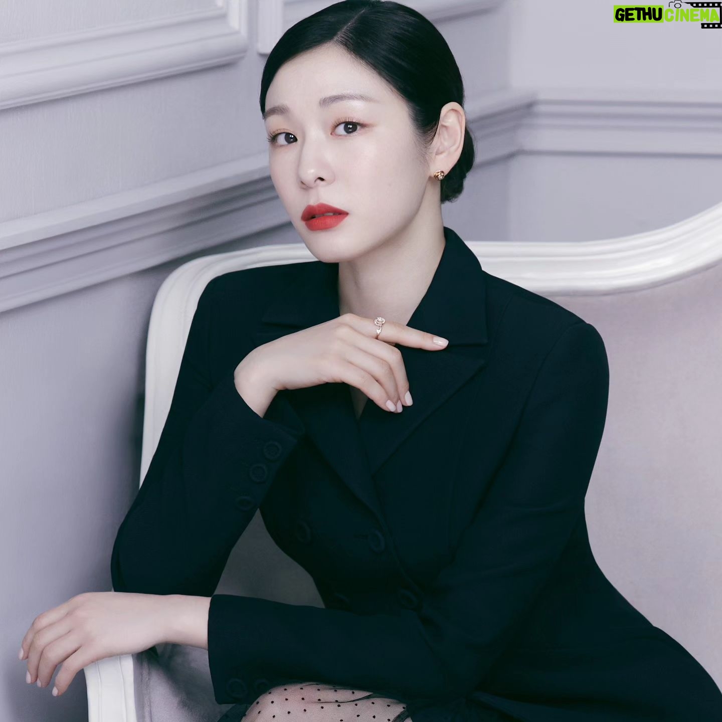 Yuna Kim Instagram - ❣️ @DiorBeauty #디올프레스티지 #디올프레스티지르넥타프리미에 #르넥타프리미에 #디올스킨케어 #루즈프리미에 #디올오뜨꾸뛰르립스틱 #디올립스틱