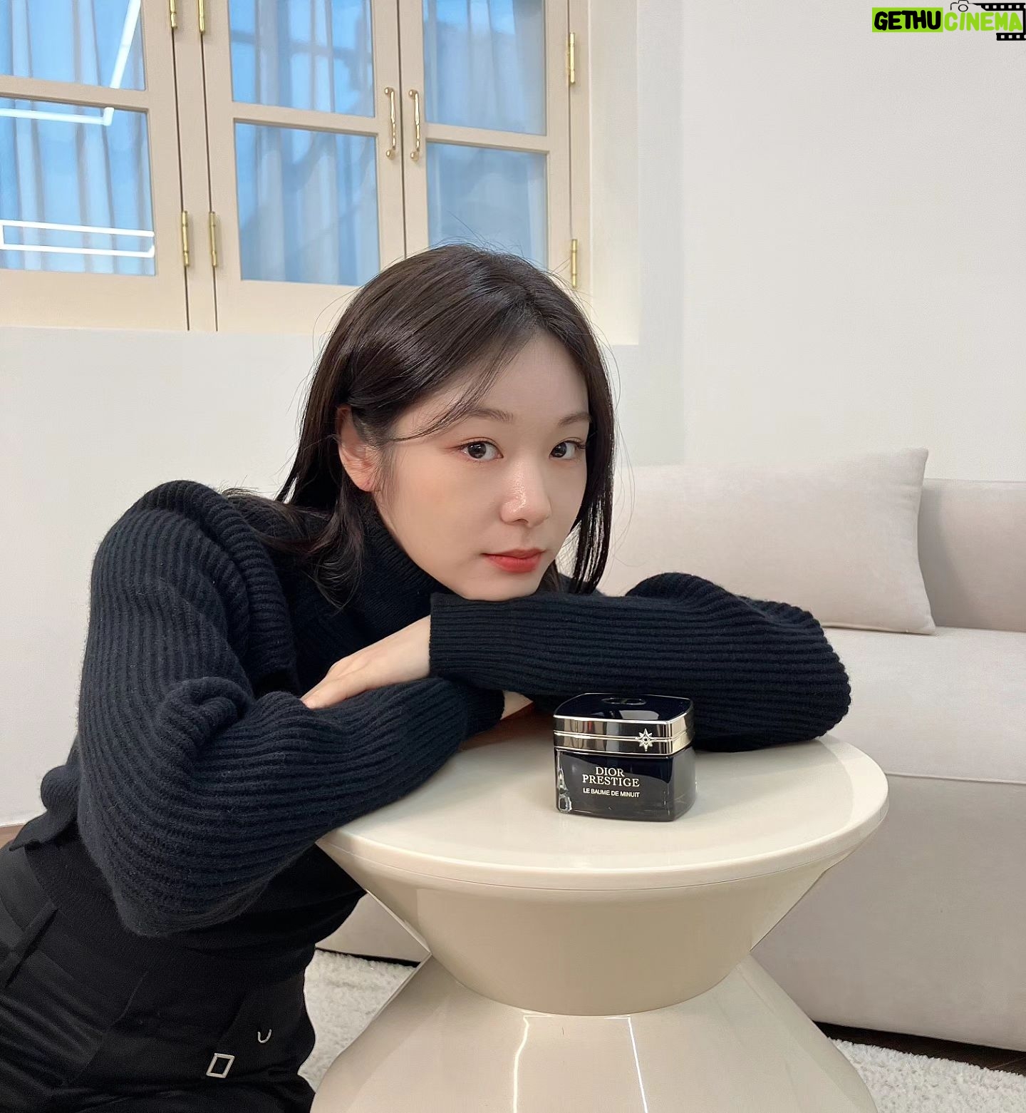 Yuna Kim Instagram - 2024년 1월 새롭게 출시되는 디올 프레스티지의 나이트 크림, NEW 디올 프레스티지 르 밤 드 미뉘🩷 #디올프레스티지 #디올프레스티지르밤드미뉘 #디올프레스티지나이트크림 #DiorSkincare #DiorPrestige