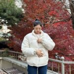 Yuna Kim Instagram - 따숩❄️❤️ #뉴발란스 #액티브다운 #숏패딩 #뉴발란스패딩 그나마 좀 덜 뿌연가🙄🫣 사진좀잘찍어주쇼🤷‍♀️ㅋㅋ