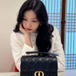 Yuna Kim Instagram - 🖤