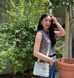 Yuna Kim Instagram - ☀️ @dior #ladydior