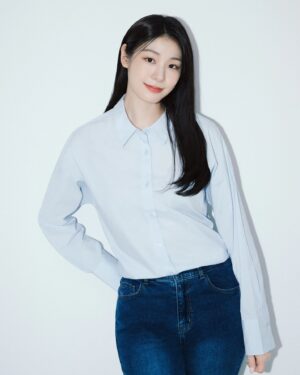 Yuna Kim Instagram - 프로필이란 것을 처음 찍어보았다📸