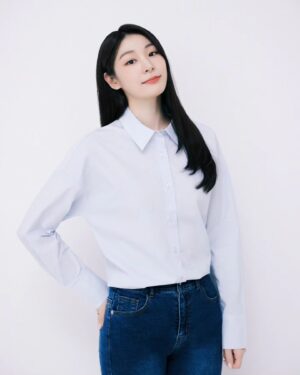 Yuna Kim Instagram - 프로필이란 것을 처음 찍어보았다📸