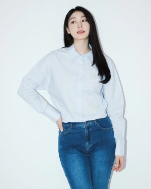 Yuna Kim Instagram - 프로필이란 것을 처음 찍어보았다📸