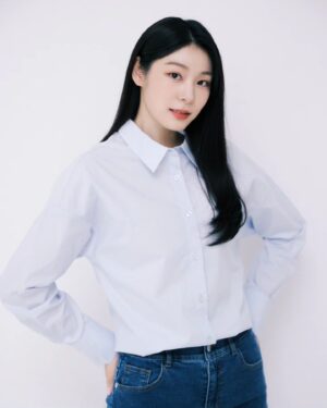Yuna Kim Instagram - 프로필이란 것을 처음 찍어보았다📸