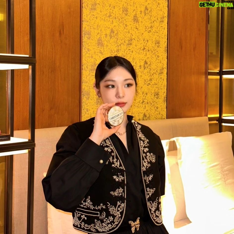 Yuna Kim Instagram - ✨️Happy Holidays✨️ #디올홀리데이2023 #디올홀리데이룩 #디올홀리데이컬렉션 #DIORHOLIDAY #DREAMINDIOR