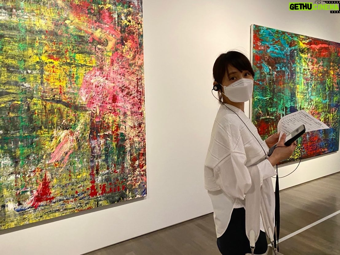 Yuriko Ishida Instagram - ゲルハルト・リヒター展に 滑り込みセーフで 行ってきました。 リヒター氏が90歳になる2022年に日本では16年ぶりに、東京では初となる美術館での大規模個展… どの作品も、なんというか、透明な明るい魂を感じました。これなに?これアート?!アートって何?という疑問が湧くその次の瞬間には、写実的な技法にハッとしたり。楽しかったなぁ。また行きたいけど あと2日しかない。 わたしはリヒターさんの 色のセンスに心を奪われました。 余韻がすごいです。 グッズもとても素敵。 #ゲルハルトリヒター展
