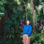 Yuriko Ishida Instagram - ひとりのじかん。 それが取材のテーマでした。わたしは基本的に ひとりが好きで、大体どこにでもひとりで行きます。もちろん気の合う友人や仕事仲間と出かけることもありますが、実のところ，ひとりが一番落ち着く気がします… ひとりは孤独では無いんですよね。自分の中の自分と話をしてる感覚です。そして、他者ときちんと関わり合うためにも 一人の時間は絶対に必要なんですよね。 @tamalin727 @okaboooo